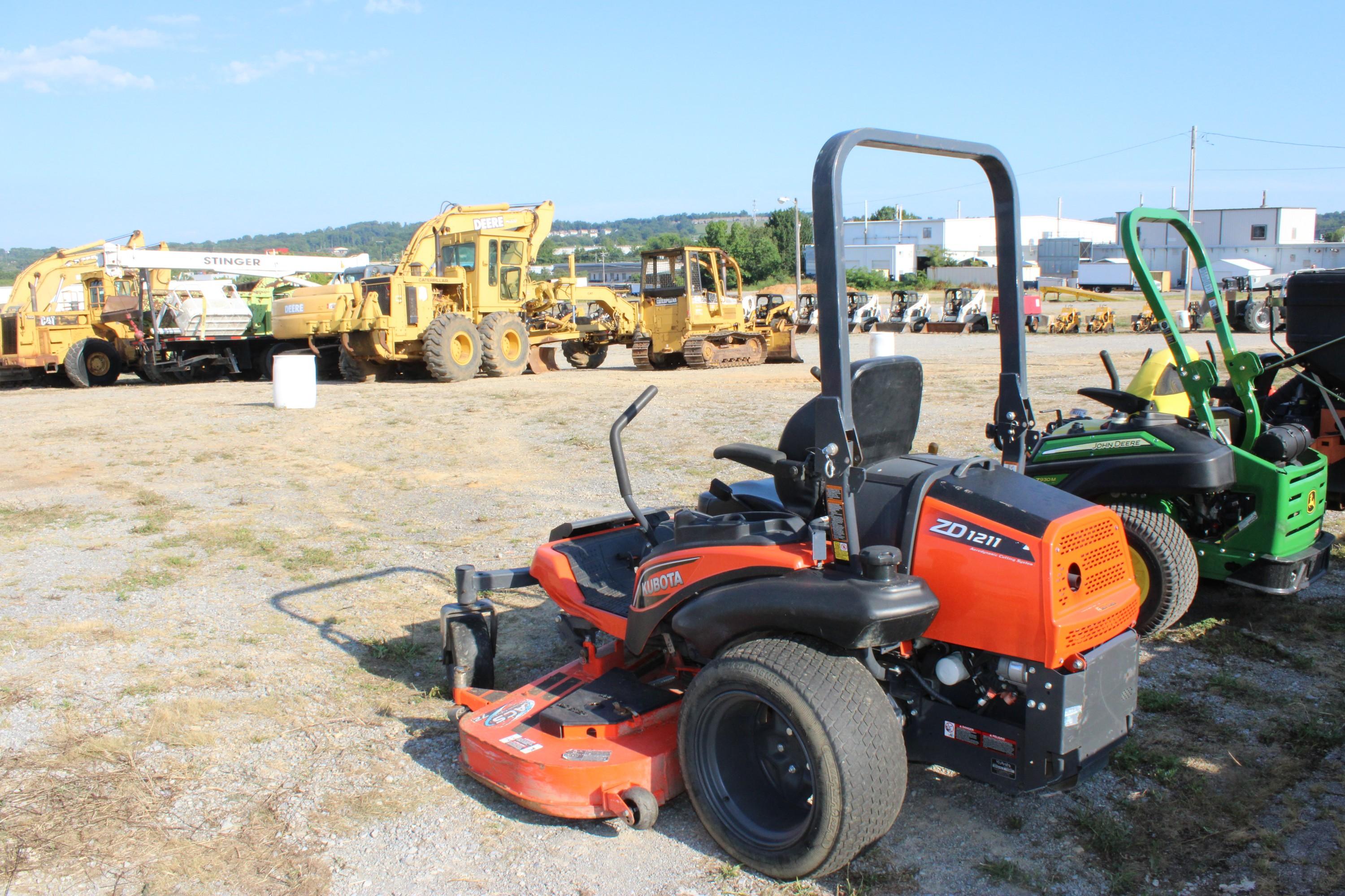 2015 Kubota ZD 1211 Commercial Mower, 72" Mower Deck, Zero Turn, ROPS