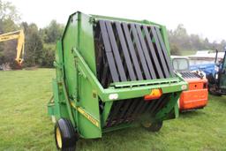 John Deere 510 Round Baler