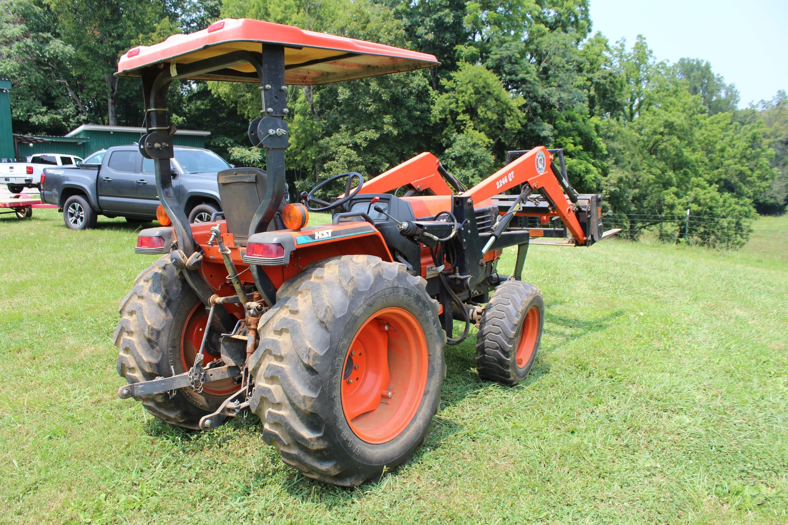 Kubota L3010 Tractor