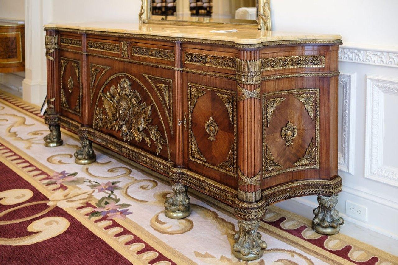 Mahogany Sideboard, French Regency (Circa 1890 - 1910) Embellished by elabo