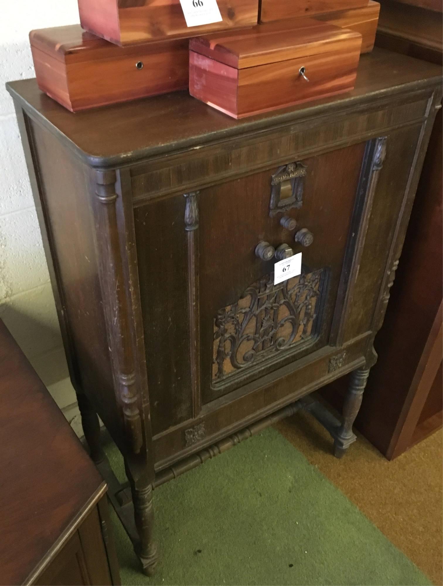 Vintage General Electric Cabinet Radio