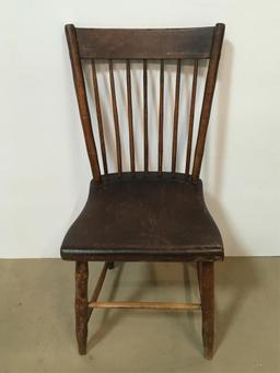 ANTIQUE PRIMITIVE CHAIR