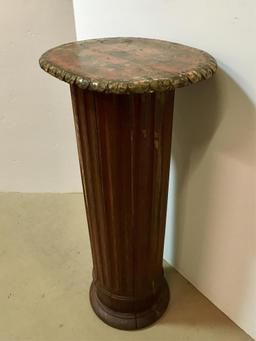 CARVED ROUND WOODEN PEDESTAL