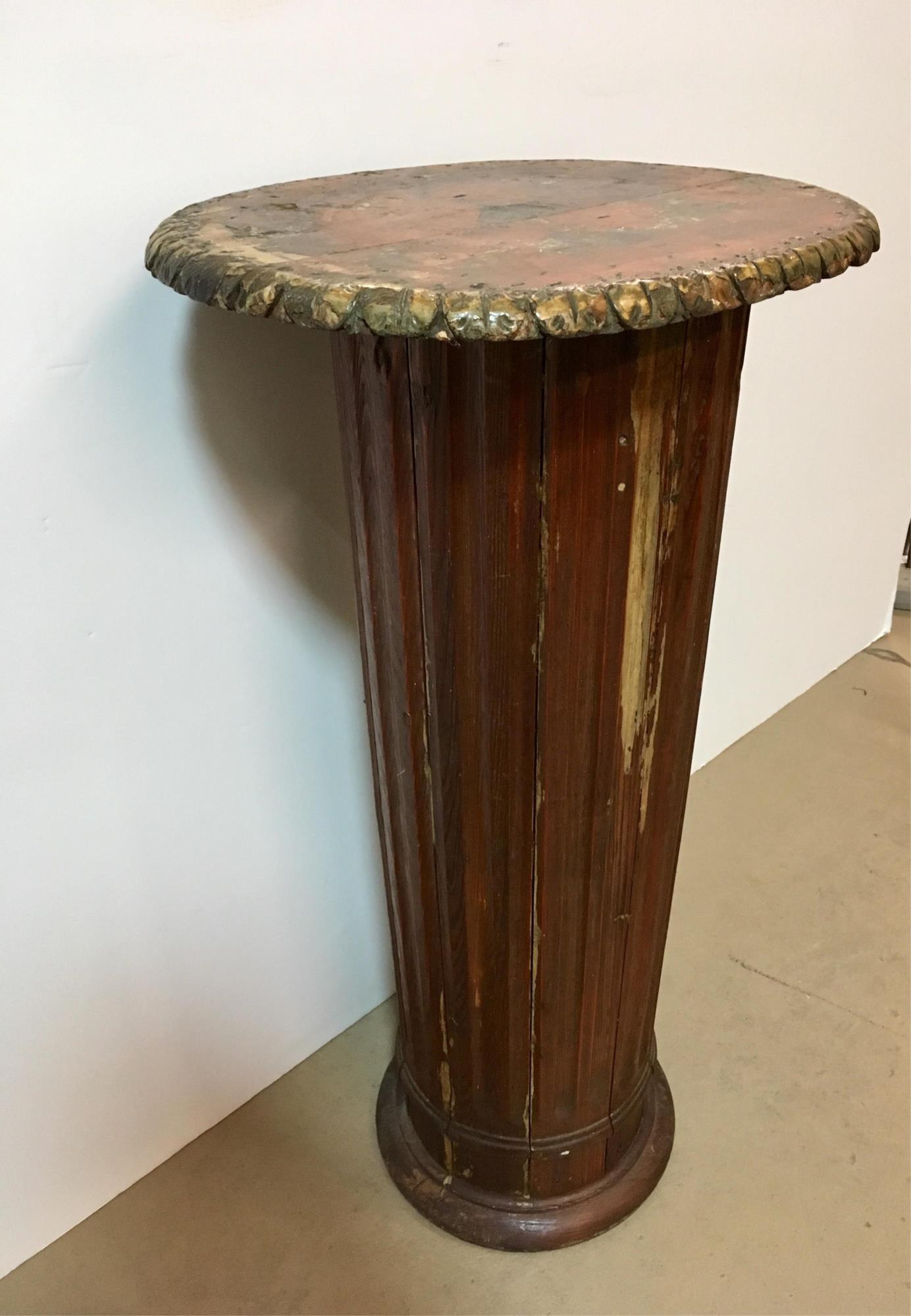 CARVED ROUND WOODEN PEDESTAL