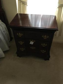 3 DRAWER BLOCK FRONT BEDSIDE CABINET