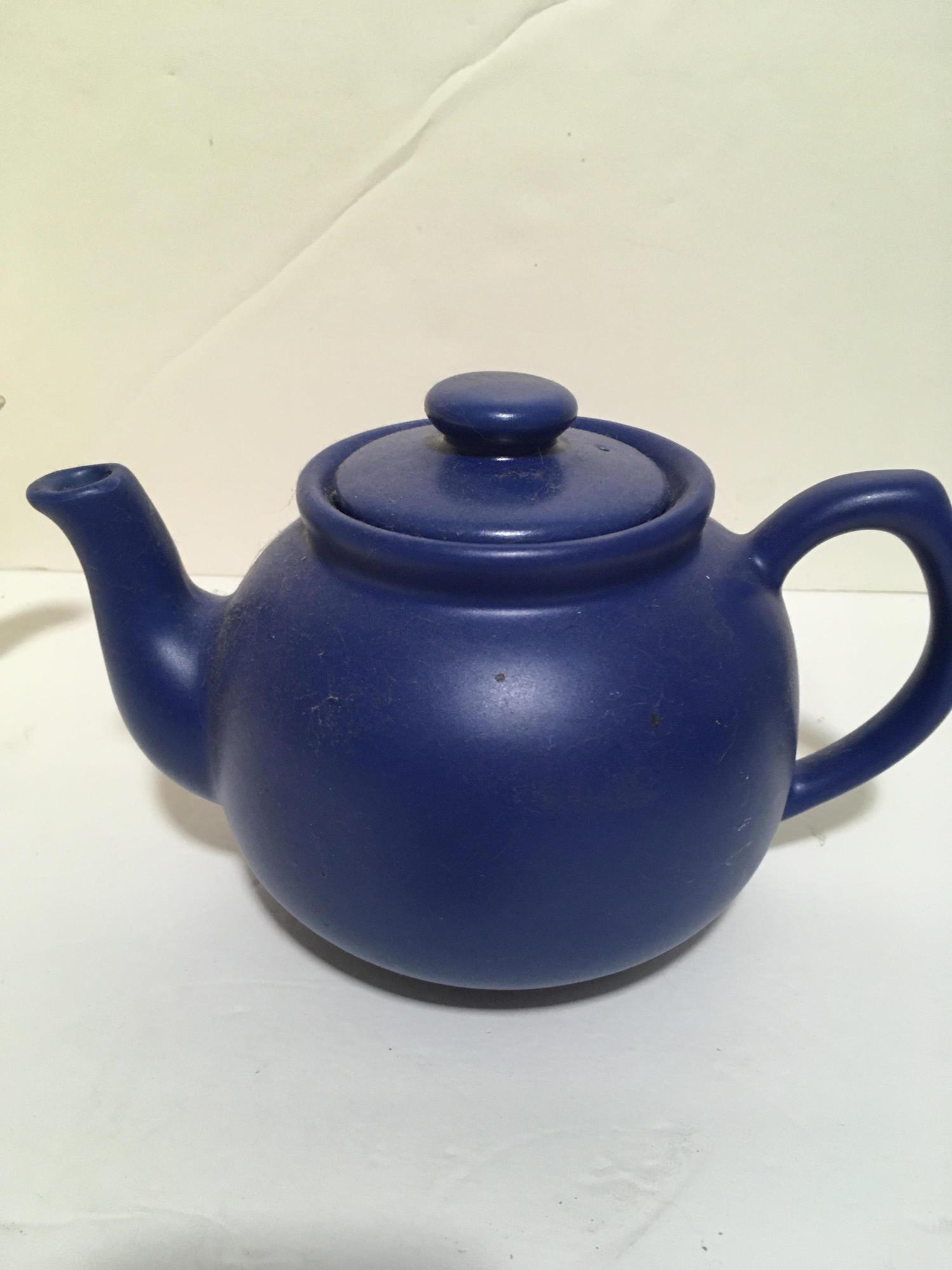 LOT OF 3 TEAPOTS