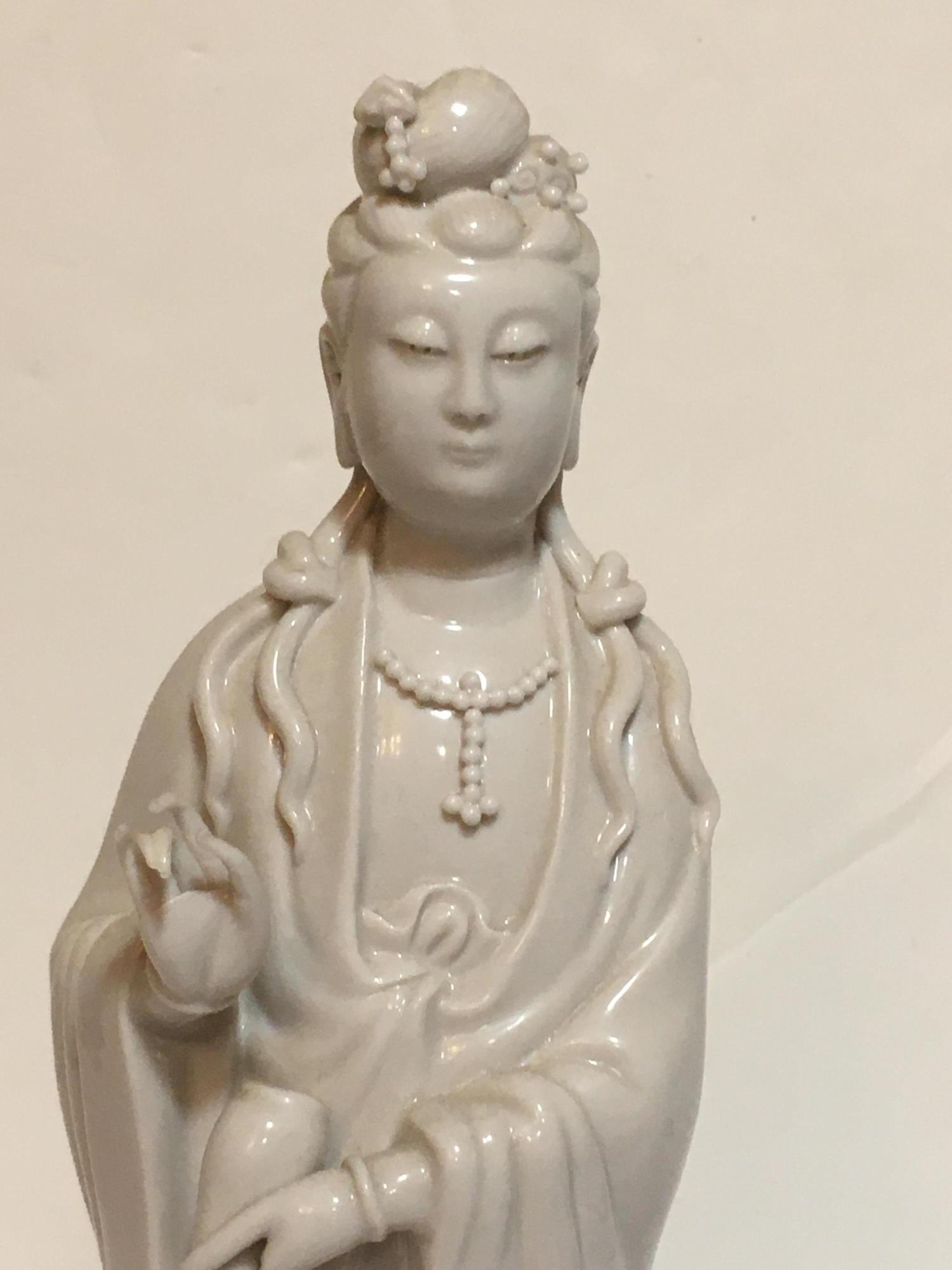 BLANC DE CHINE FIGURE