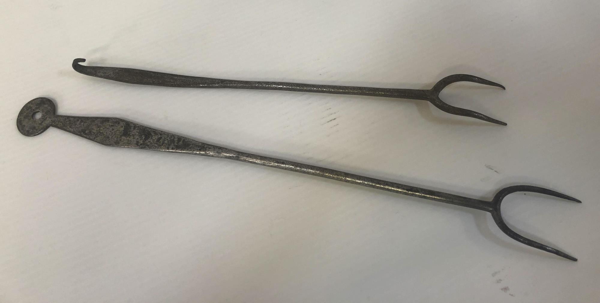 PAIR OF 2 PRONG FORKS FOR GRILL WORK