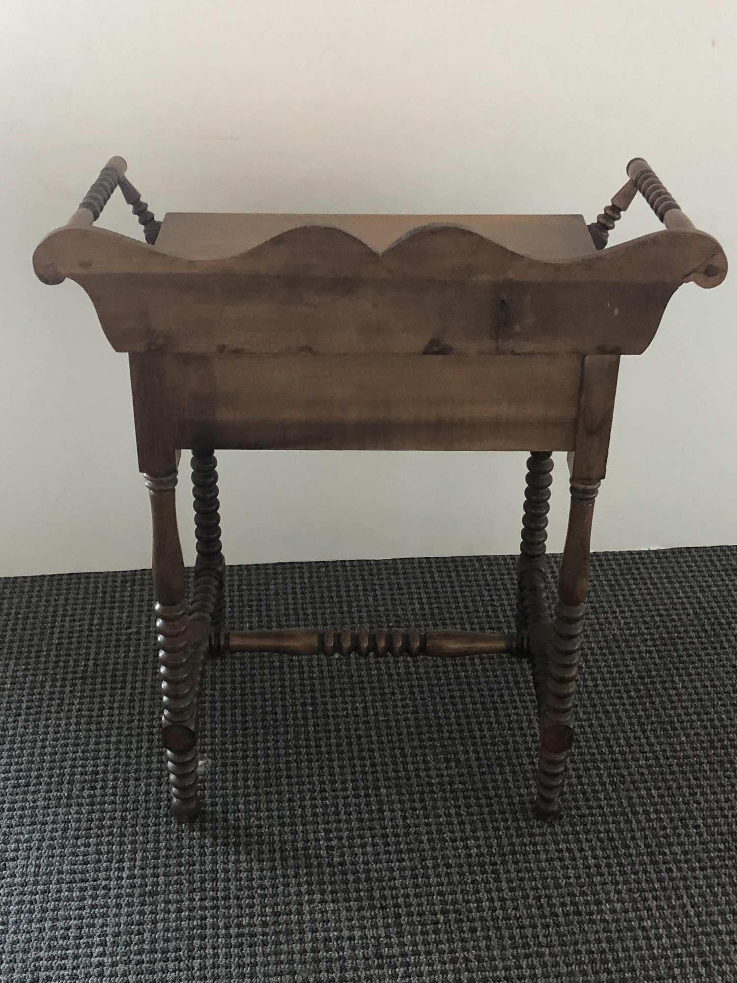 WASH TABLE WITH SINGLE DRAWER