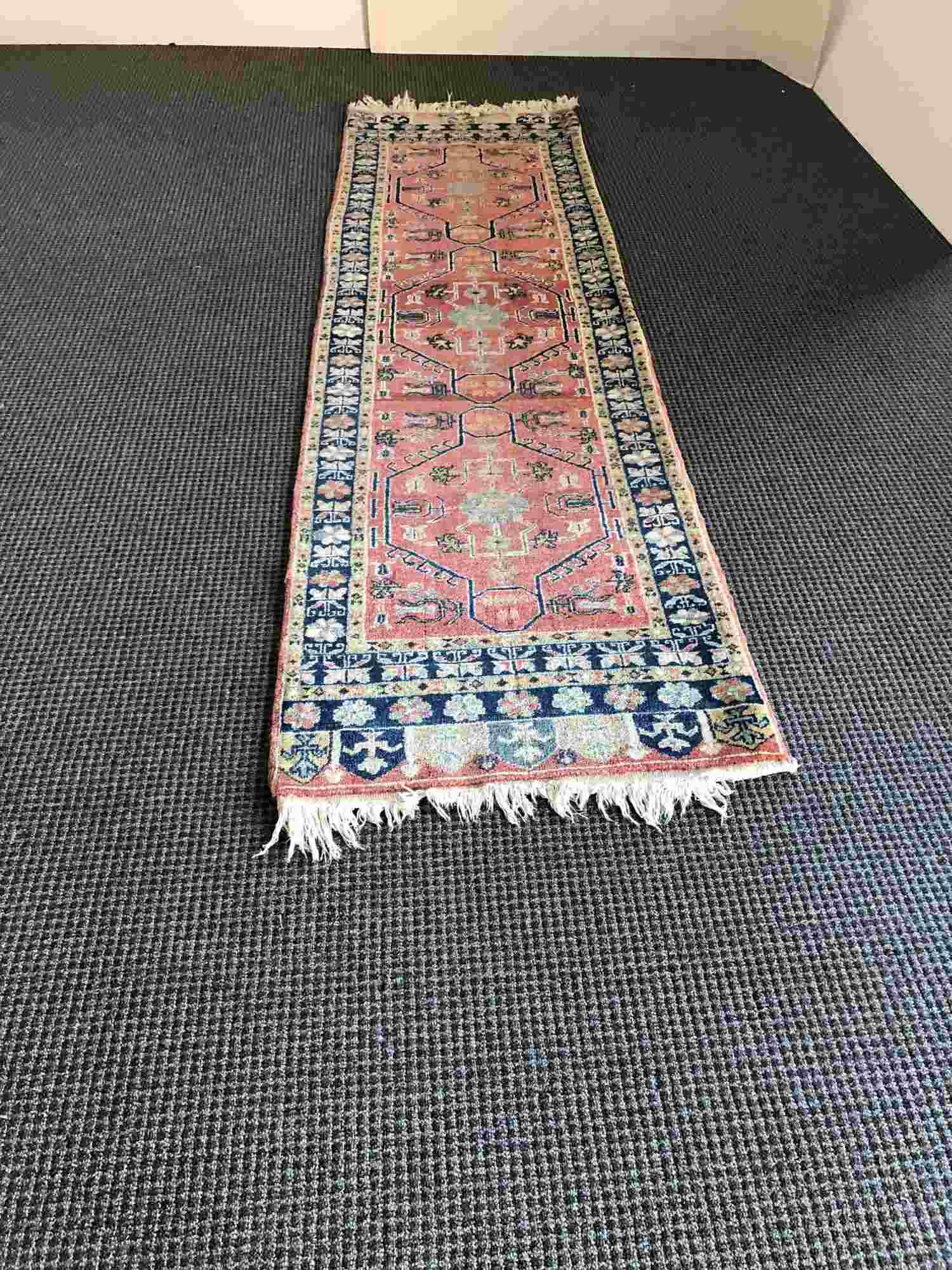RED'S, CREAMS, AND BLUES ORIENTAL STYLE RUNNER RUG