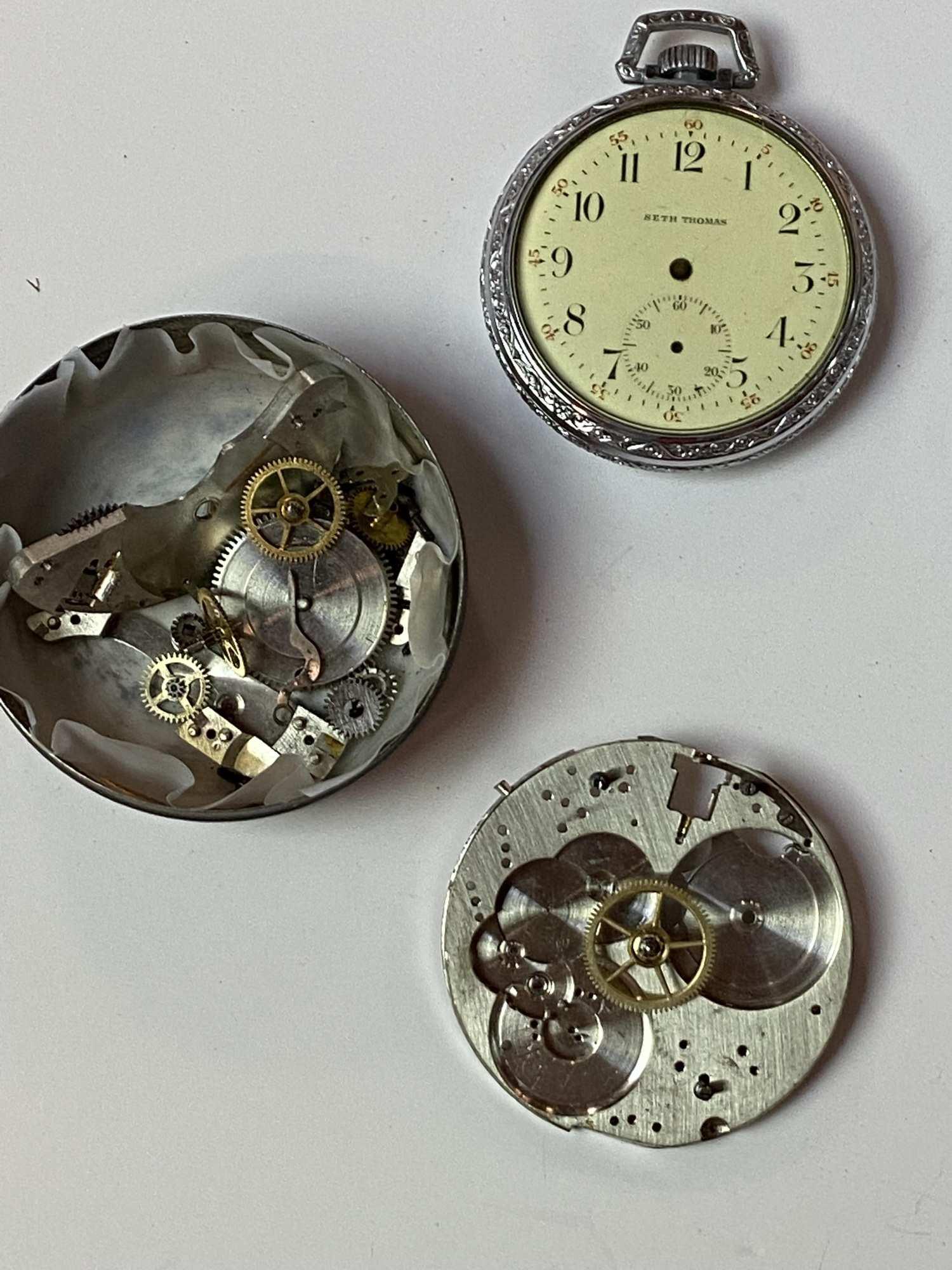 LARGE GROUP OF POCKET WATCHES / PARTS