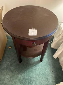 PAIR OF MAHOGANY FINISHED ROUND SIDE TABLE