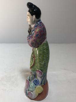 CHINESE PORCELAIN WOMAN FIGURE