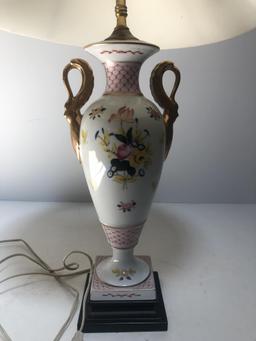 BEAUTIFUL PAINTED URN LAMP OF FLOWERS WITH SHADE