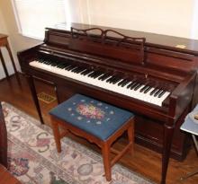 WURLITZER CONSOL PIANO AND PIANO BENCH