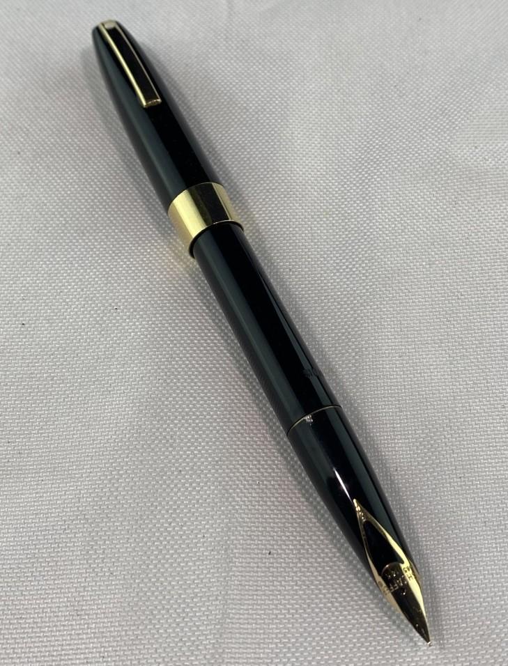 SHEAFFER CLASSIC BLACK FOUINTAIN PEN