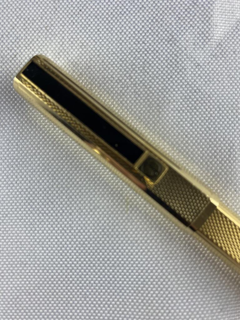 DUNHILL GOLD PLATED FOUNTAIN PEN