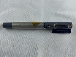 PELIKAN MT EVEREST 18KT GOLD FOUNTAIN PEN