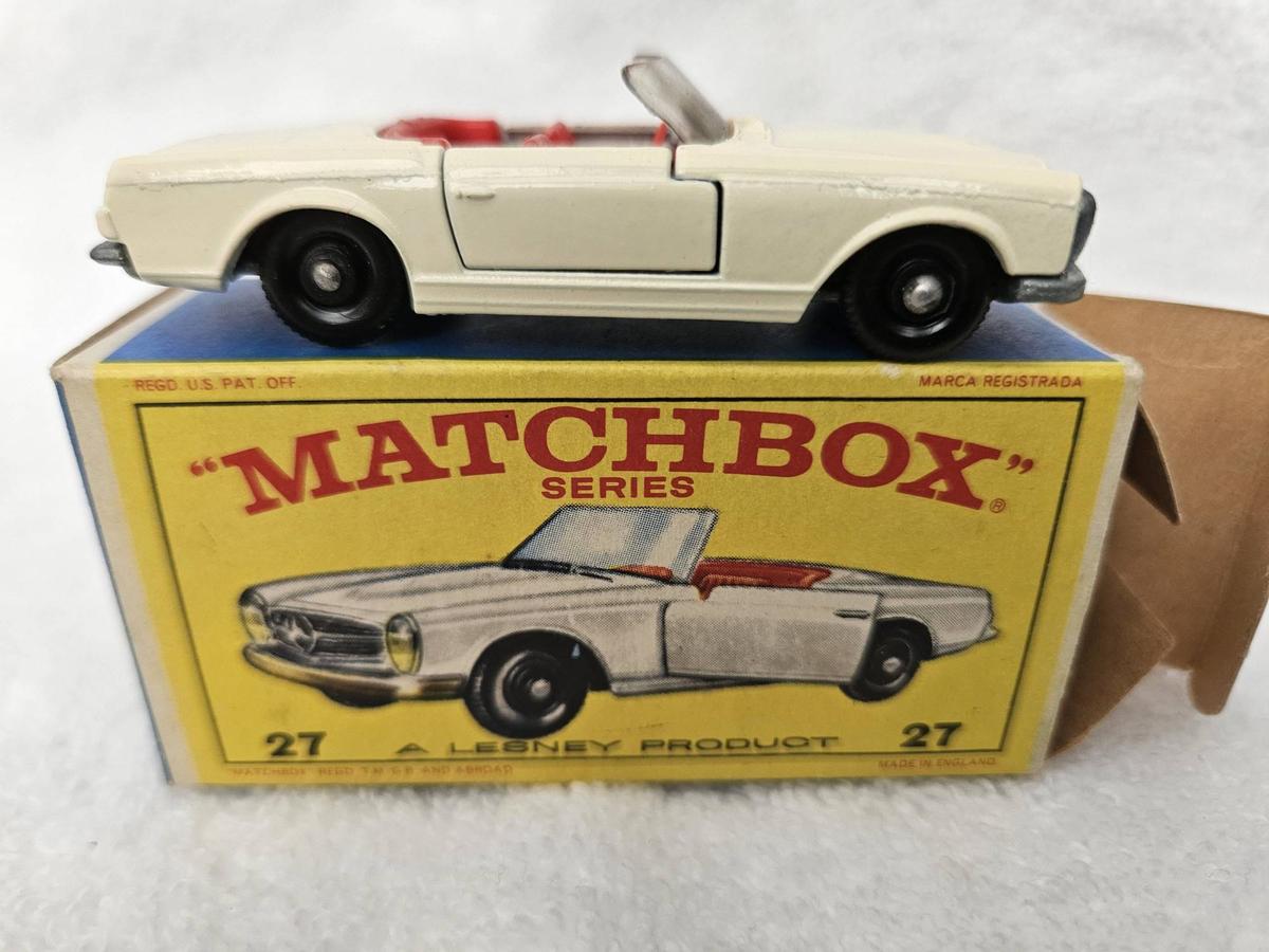 MATCHBOX #27  MERCEDES 230 SL