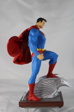 SUPERMAN STATUE