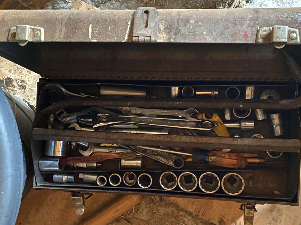 CLASSIC TOOL CHEST AND TOOLS