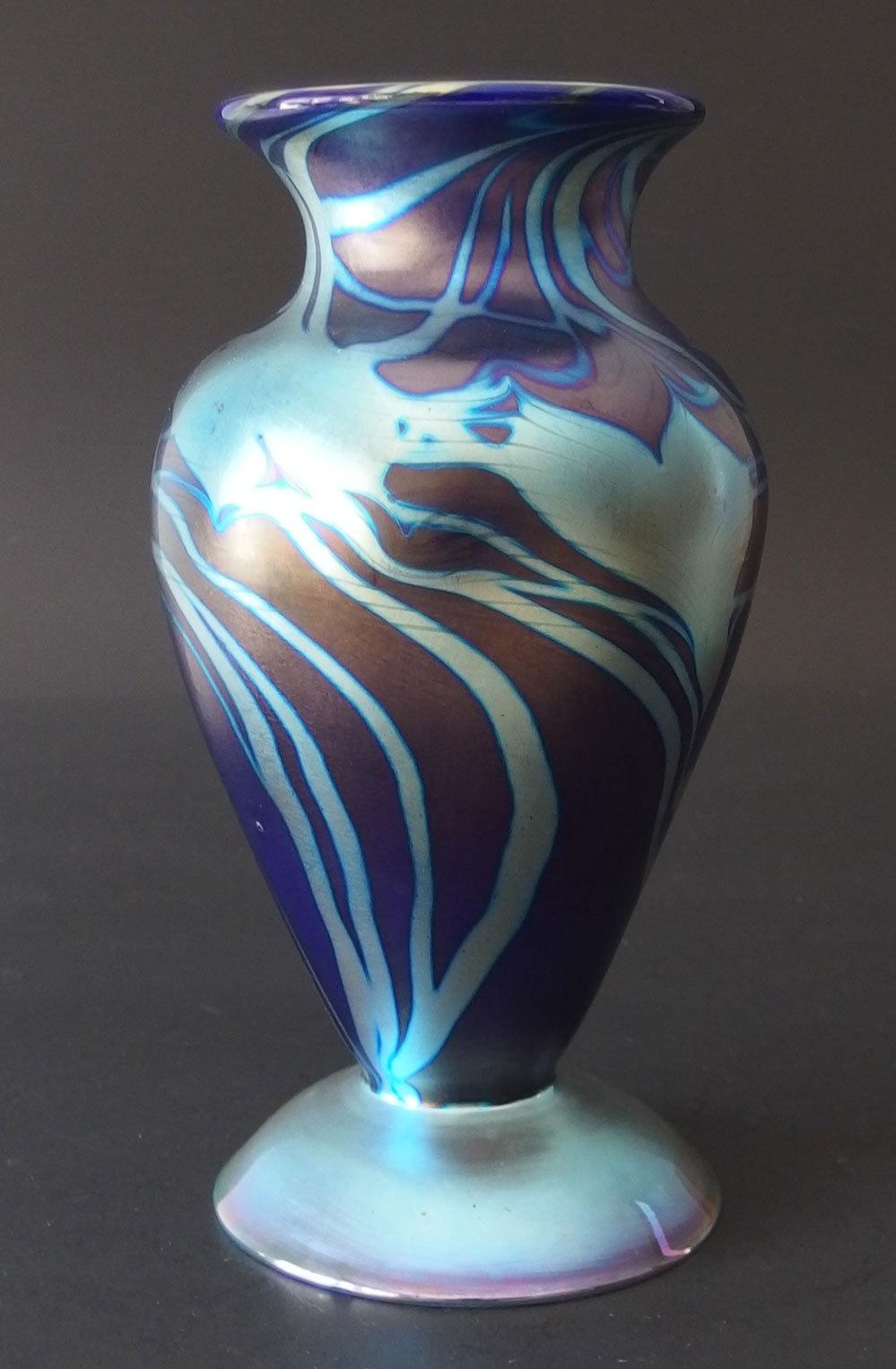 LUNDBERG STUDIOS ART GLASS VASE