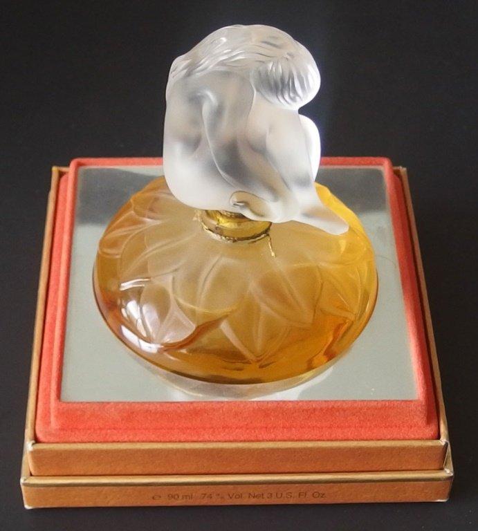 LALIQUE 'LE NU' PERFUME BOTTLE WITH BOX