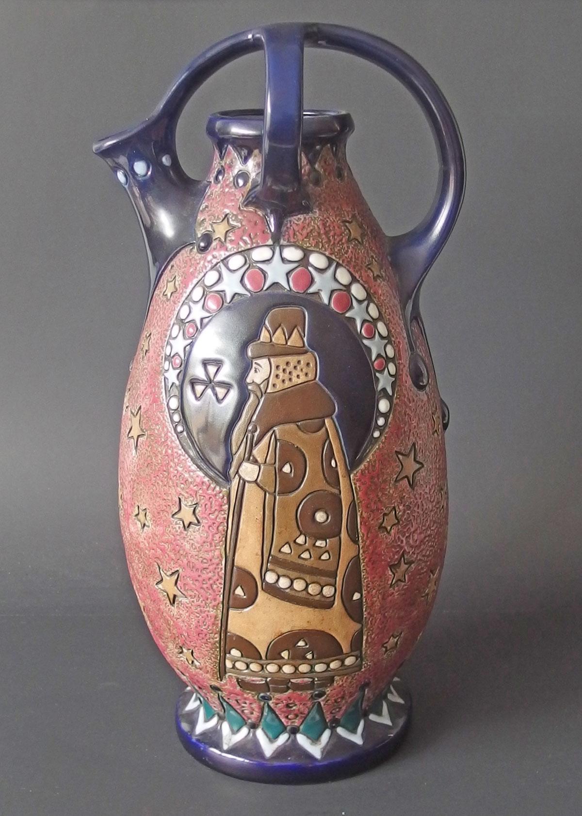 AMPHORA CAMPINA 'WISE MAN' EWER