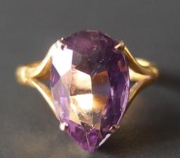 22KT GOLD & AMETHYST RING