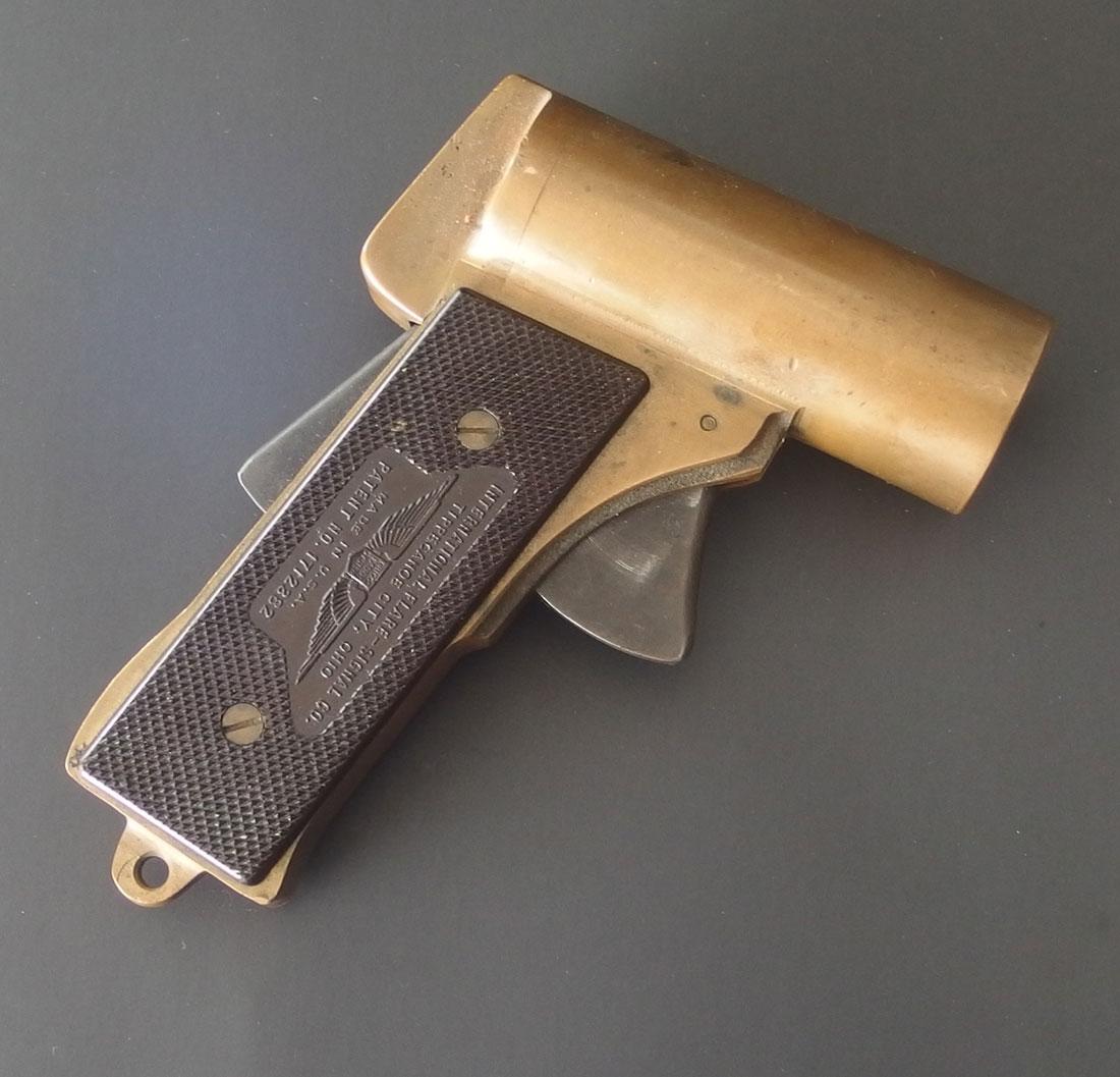 U.S. PYROTECHNIC M2 FLARE PISTOL