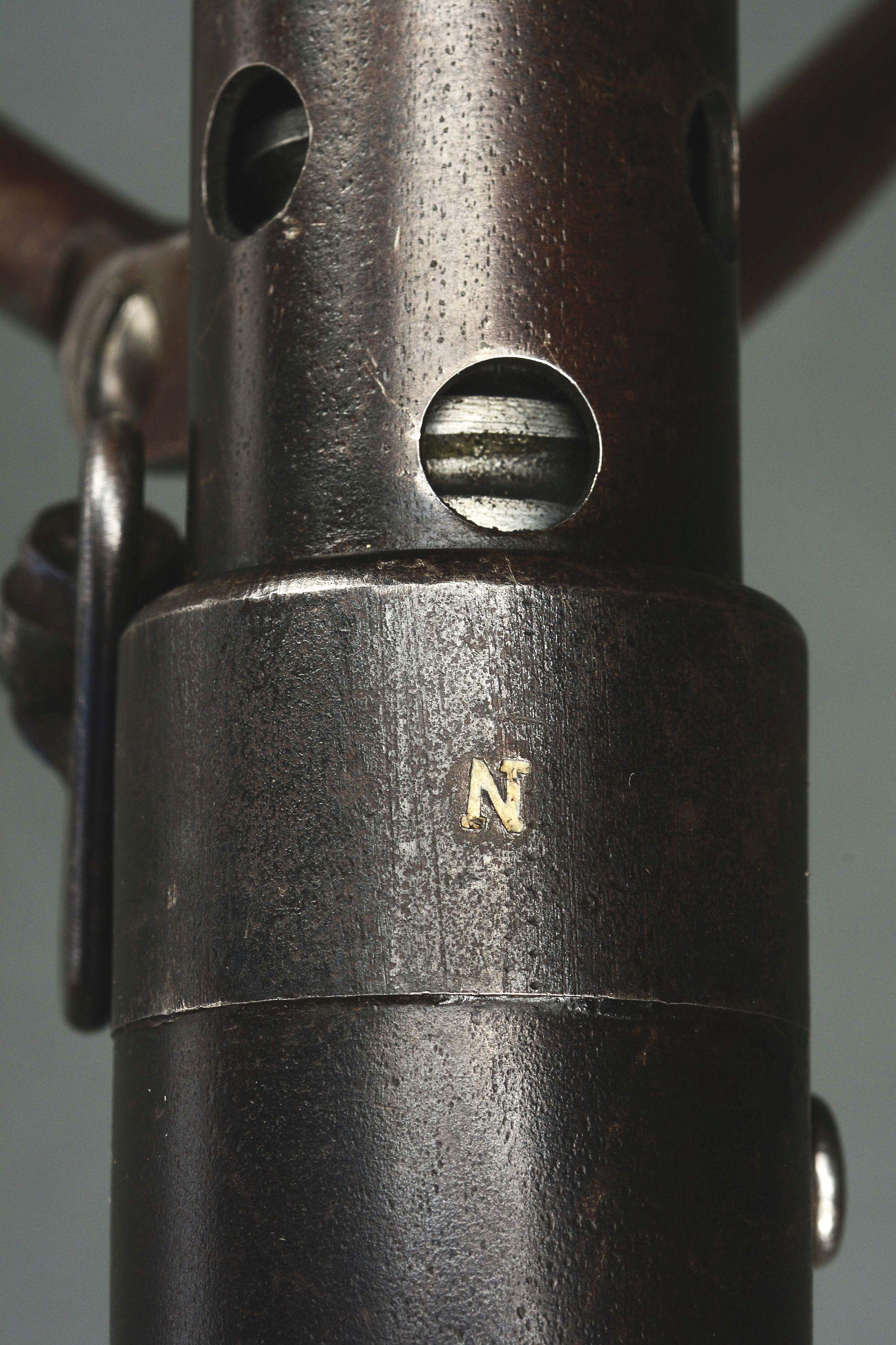 (N) FINE CONDITION SPECIMEN OF HISTORIC WORLD WAR I FRENCH CHAUCHAT MODEL 1915 MACHINE GUN (CURIO AN