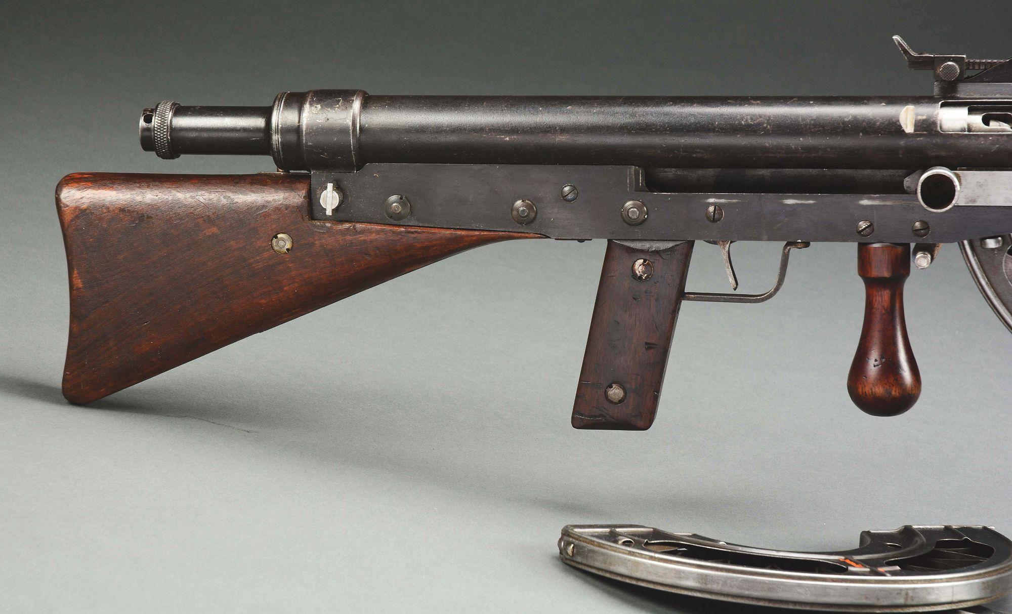 (N) FINE CONDITION SPECIMEN OF HISTORIC WORLD WAR I FRENCH CHAUCHAT MODEL 1915 MACHINE GUN (CURIO AN