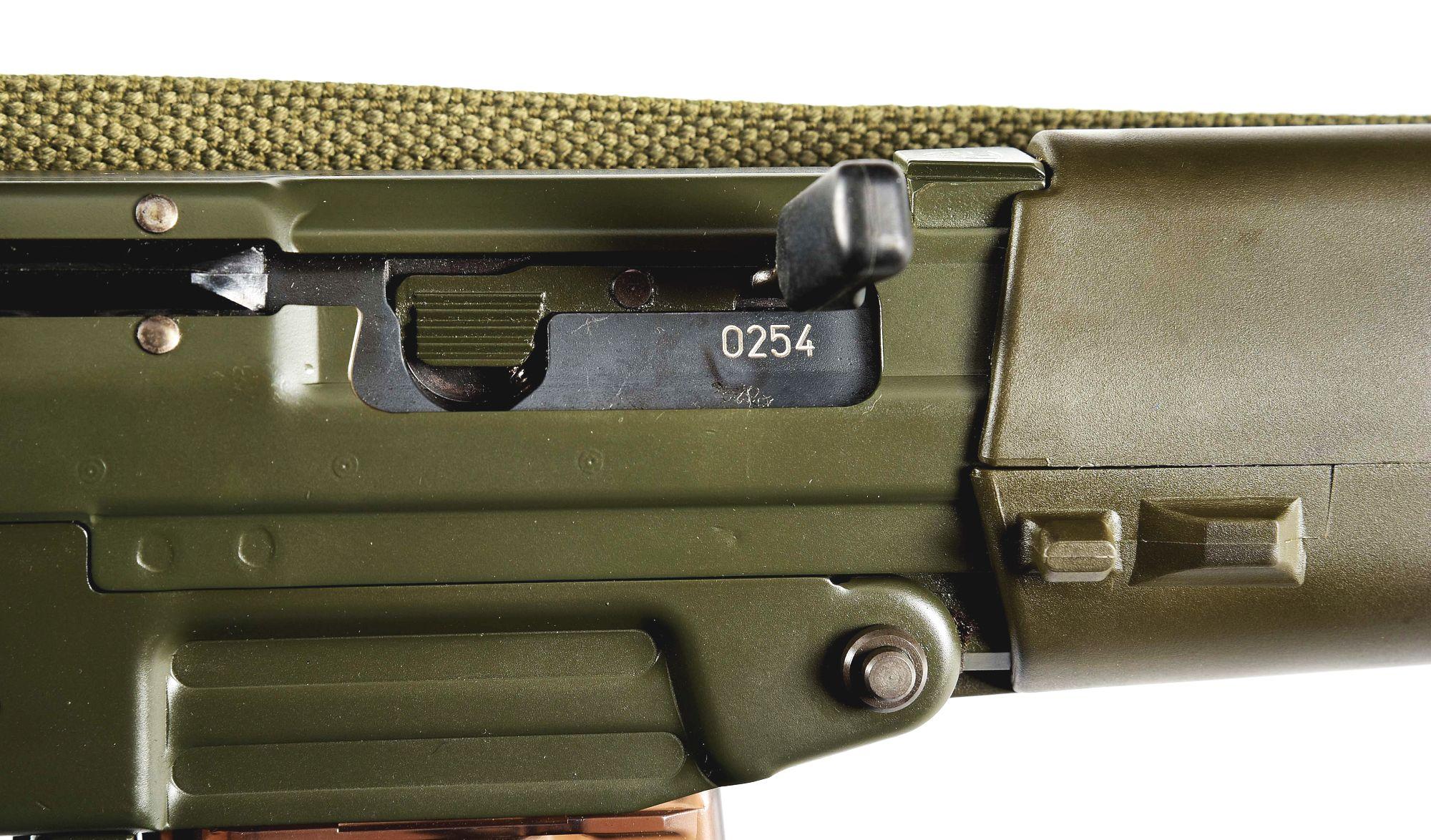 (M) GREEN PRE-BAN SIG 551-2 SP SEMI-AUTOMATIC RIFLE WITH FACTORY BOX.