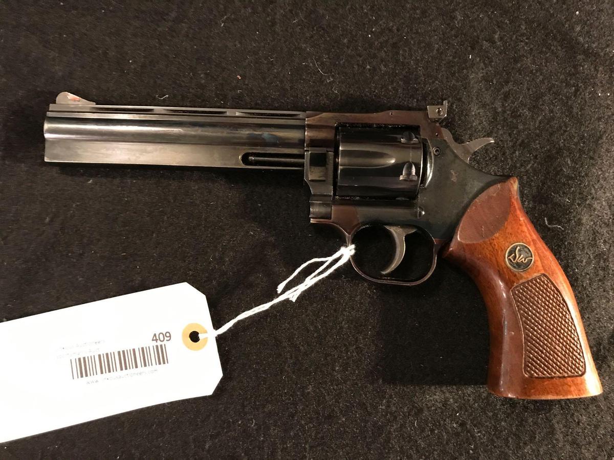 Dan Wesson Arms .357 Magnum Revolver with 5.5? Barrel