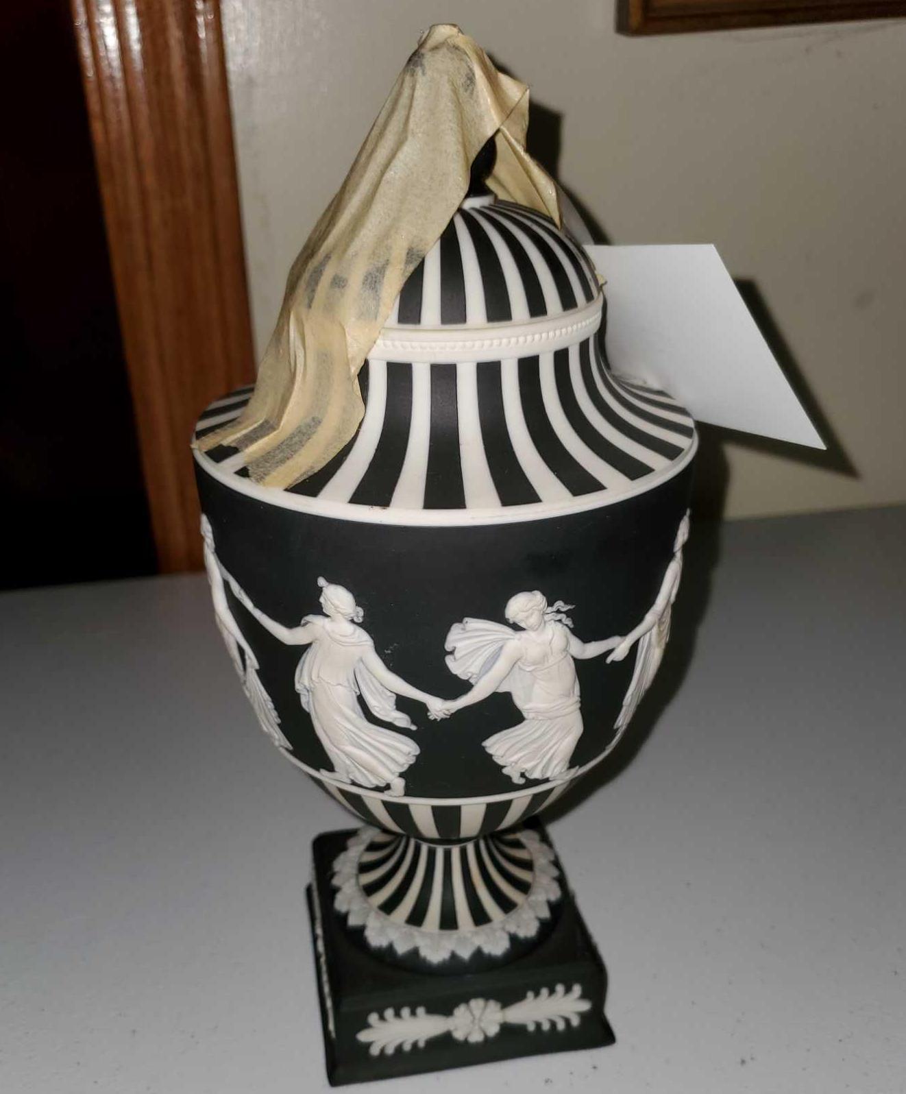 Wedgewood Black and Basalt Urn "Dancing"