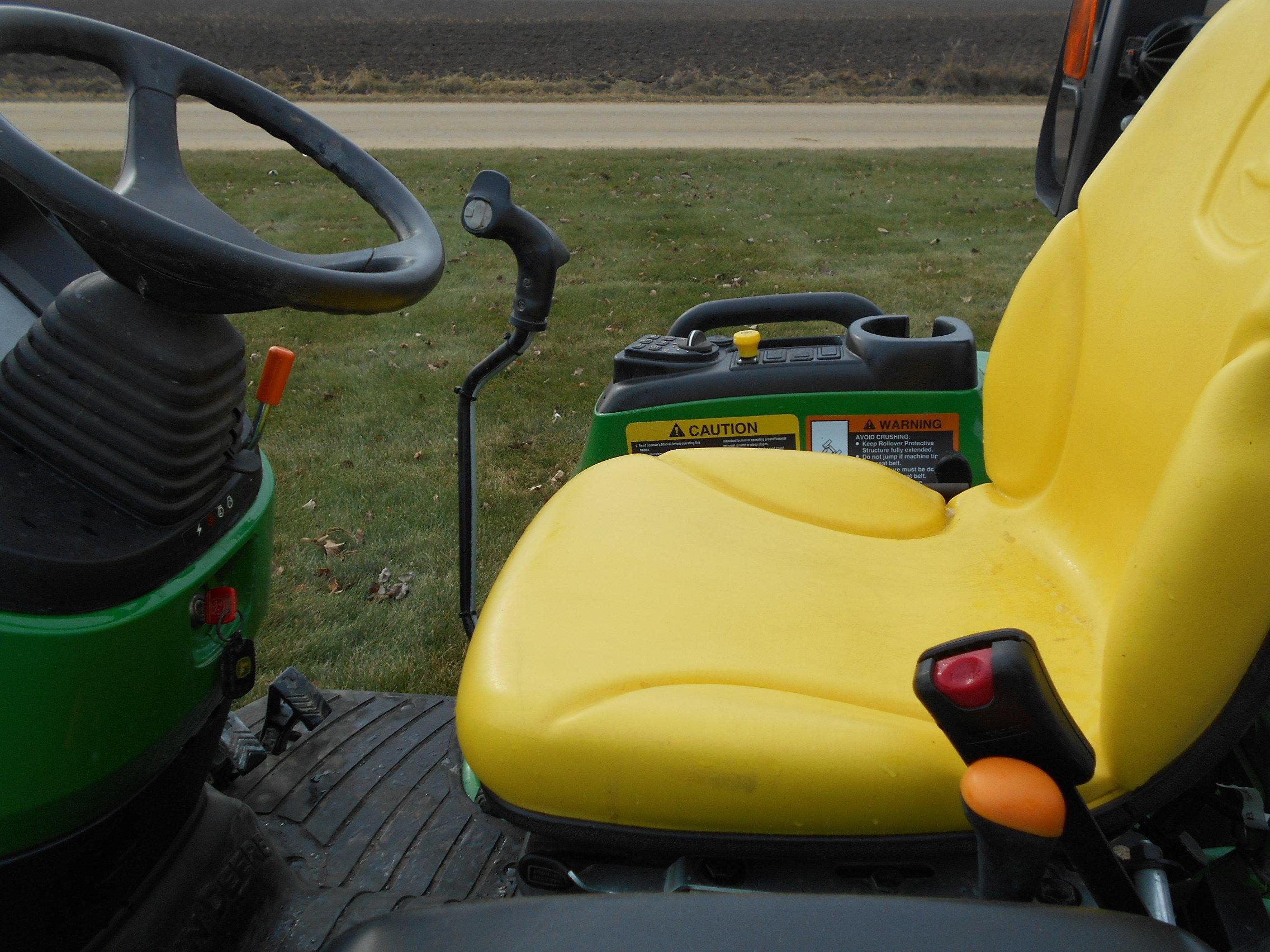 2016 John Deere 3046R, MFWD, hydro, 247 Act one owner hrs., joy stick, 3pt. Hyd, PTO