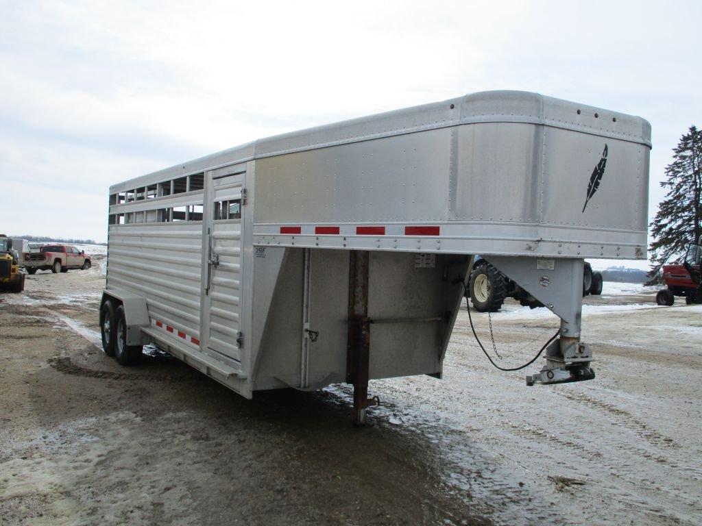 2010 Featherlite 20 ft. Alum livestock trailer, tandem axle, Binkley hitch, very good condition