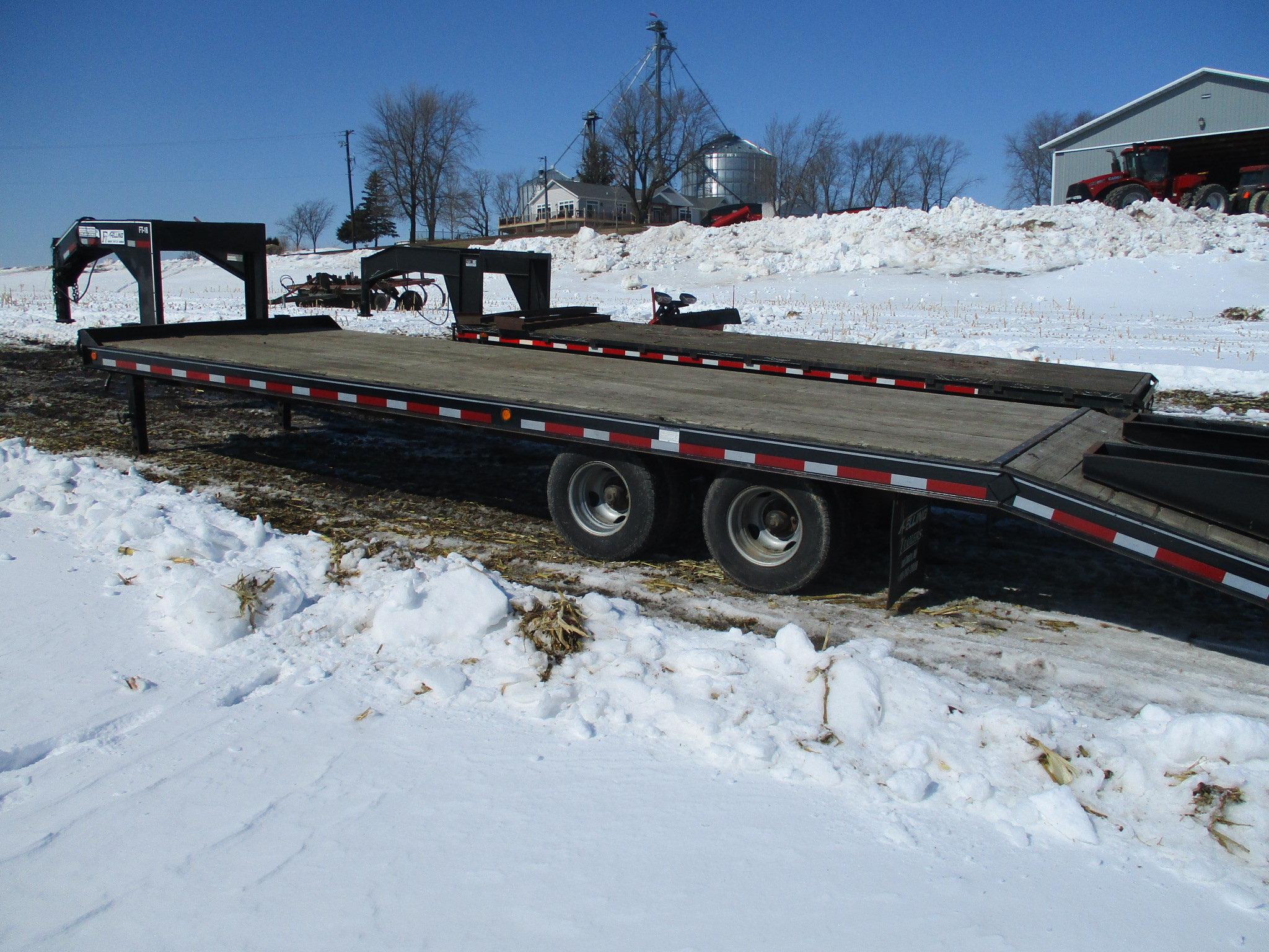 2003 Felling FT18, 30 ft. gooseneck trailer, tandem dual axles, dove tail, ramps