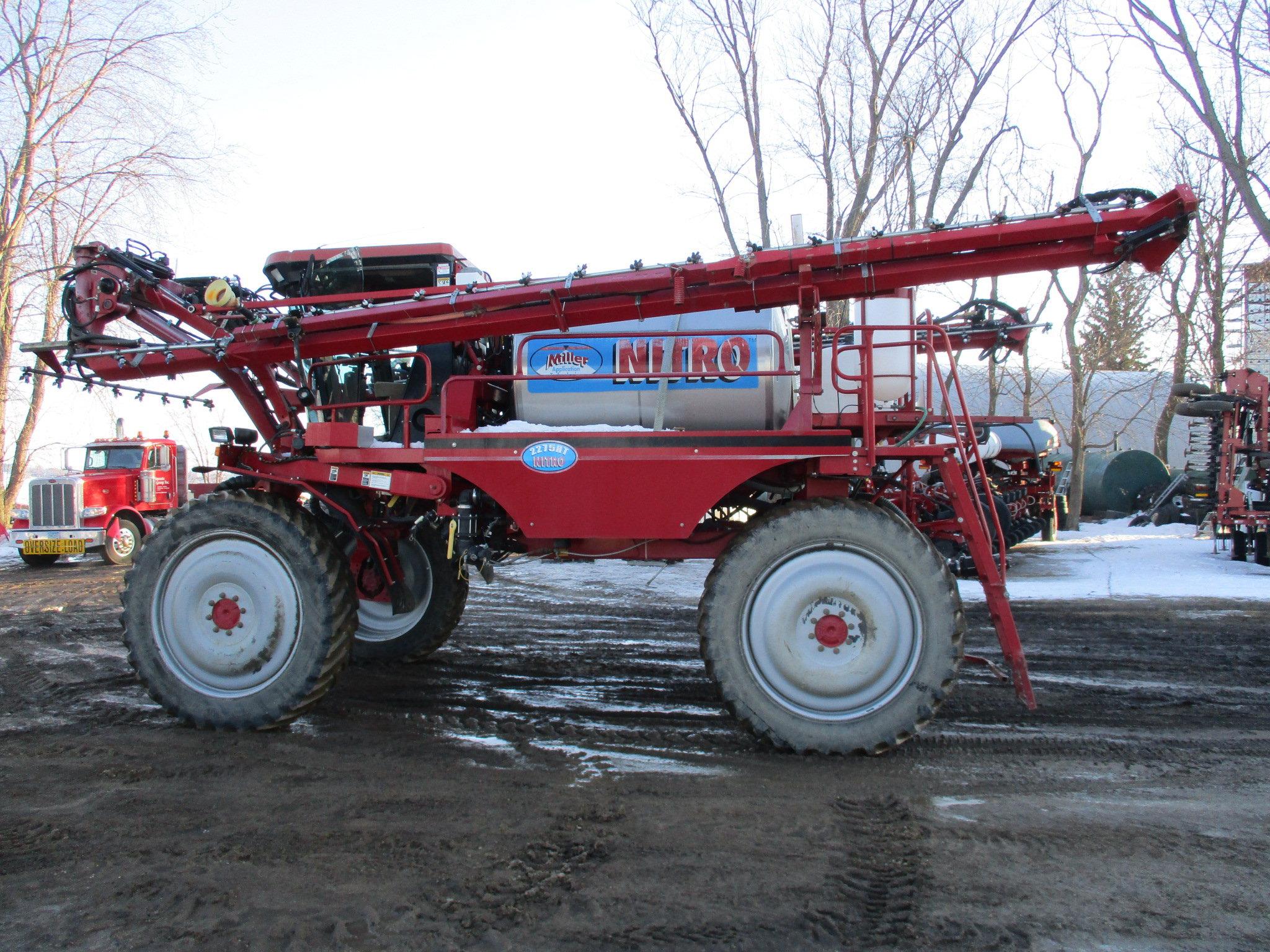 2004 Miller Nitro 2275HT self propelled sprayer, 2,700 hrs. 4WD, 1,400 gal stainless steel tank