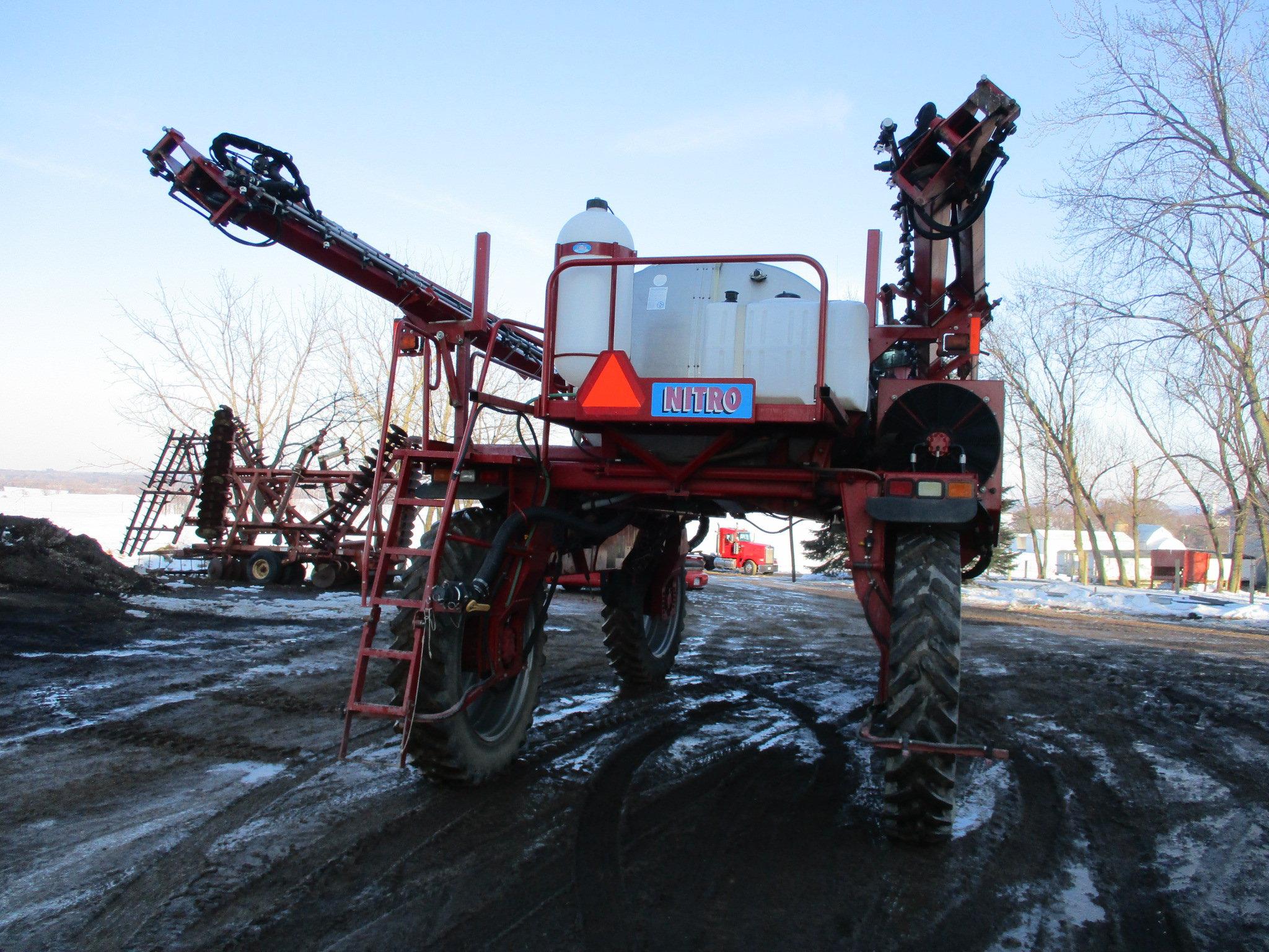 2004 Miller Nitro 2275HT self propelled sprayer, 2,700 hrs. 4WD, 1,400 gal stainless steel tank