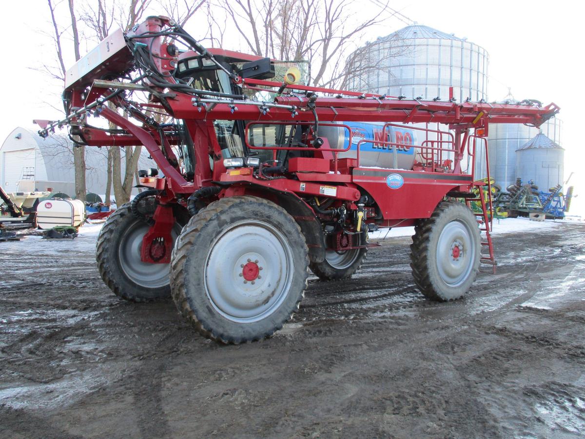 2004 Miller Nitro 2275HT self propelled sprayer, 2,700 hrs. 4WD, 1,400 gal stainless steel tank