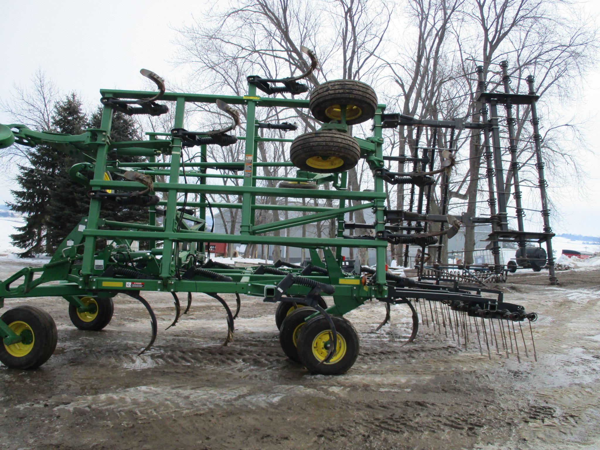 2012 John Deere 2410, 33 ft. chisel plow, 4 gauge wheels, 3 bar harrow, very low acres, one owner