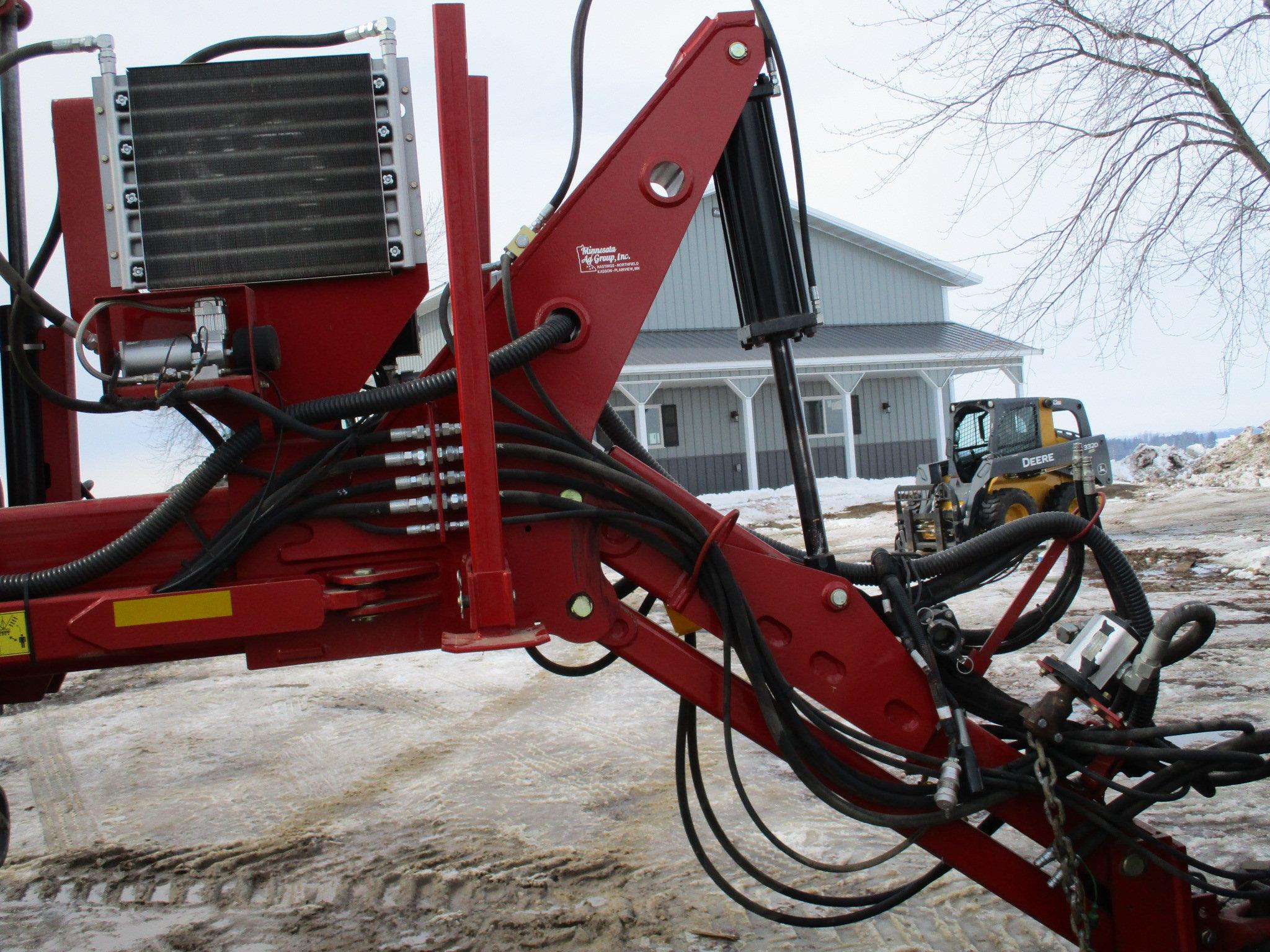 2014 Case IH 1255 Early Riser 24R30" planter, draw bar hitch, bulk fill, Liq. fert. 500 gal fert.