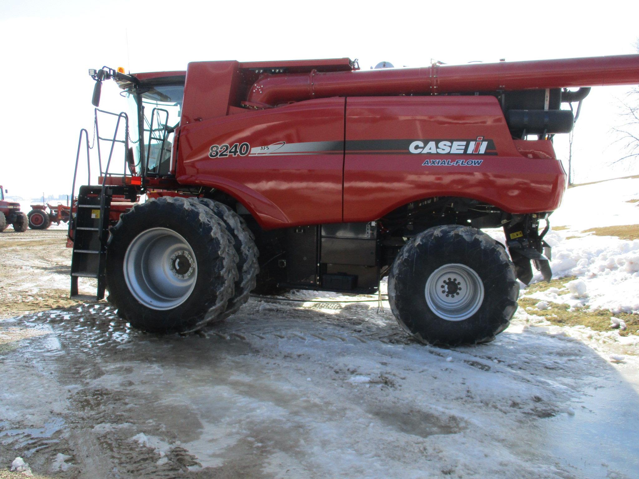 2015 Case IH 8240, 823 Sept. hrs. 1,386 eng. hrs. auto guidance Nav. II controller 700 Pro monitor,