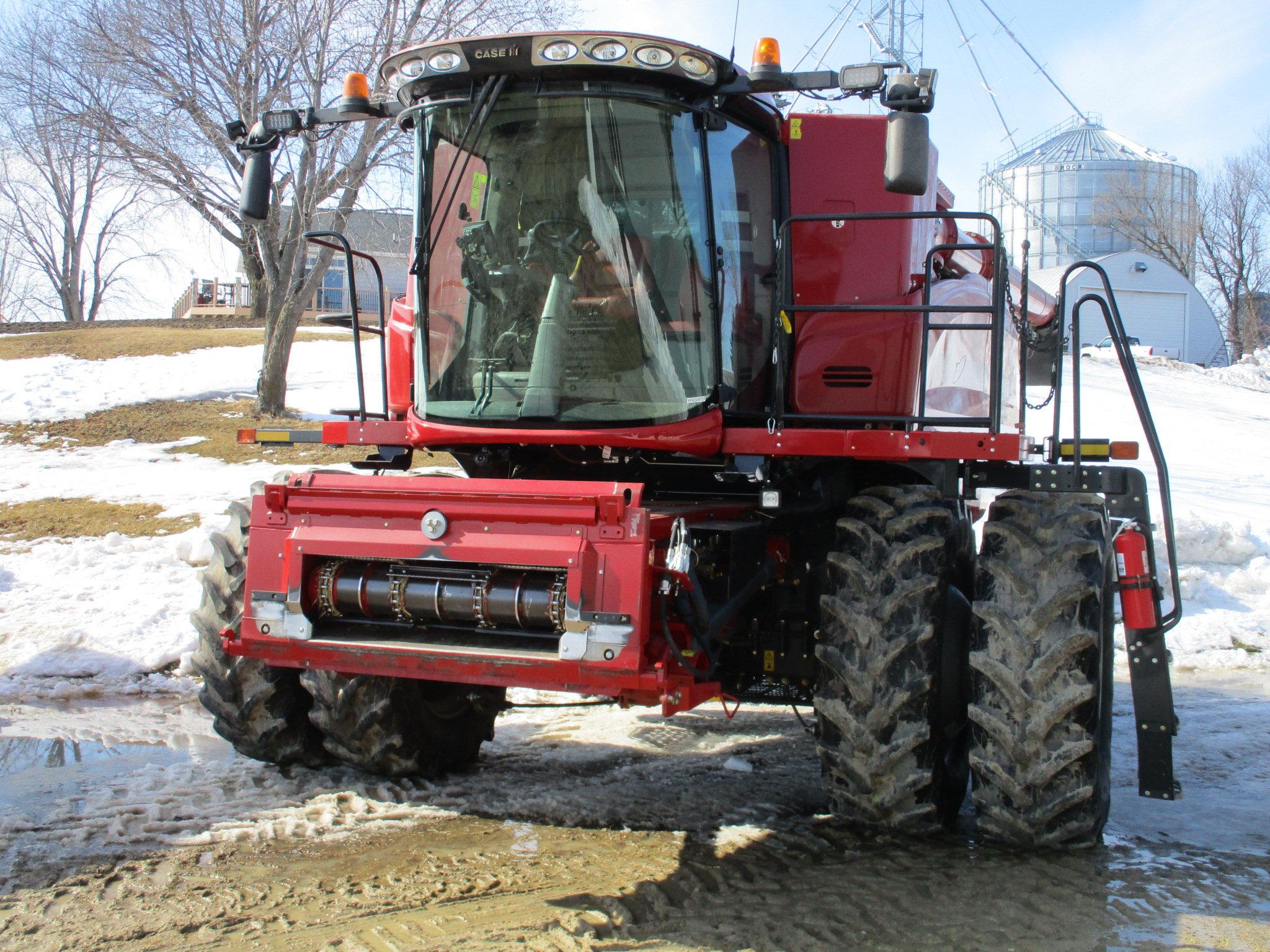 2015 Case IH 8240, 823 Sept. hrs. 1,386 eng. hrs. auto guidance Nav. II controller 700 Pro monitor,