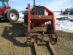 Int. 856 Custom dsl. 6,301 hrs. shwoing, 3pt. dual PTO, hyd W/Dual 3100 hyd loader, pallet forks