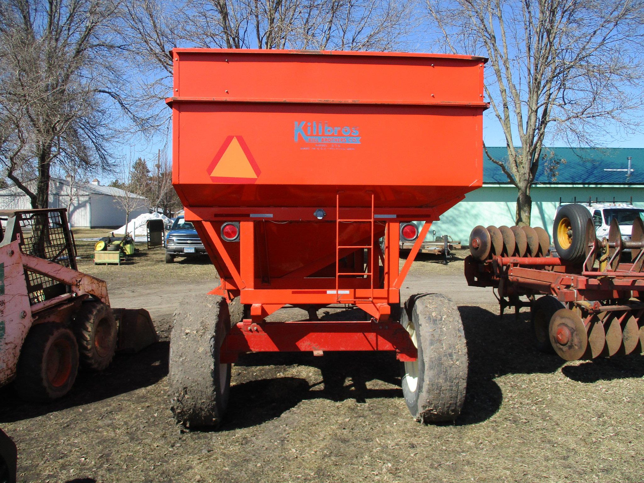 Kilbros 375 gravity wagon, 12 ton gear, 385/65R 22.5 tires