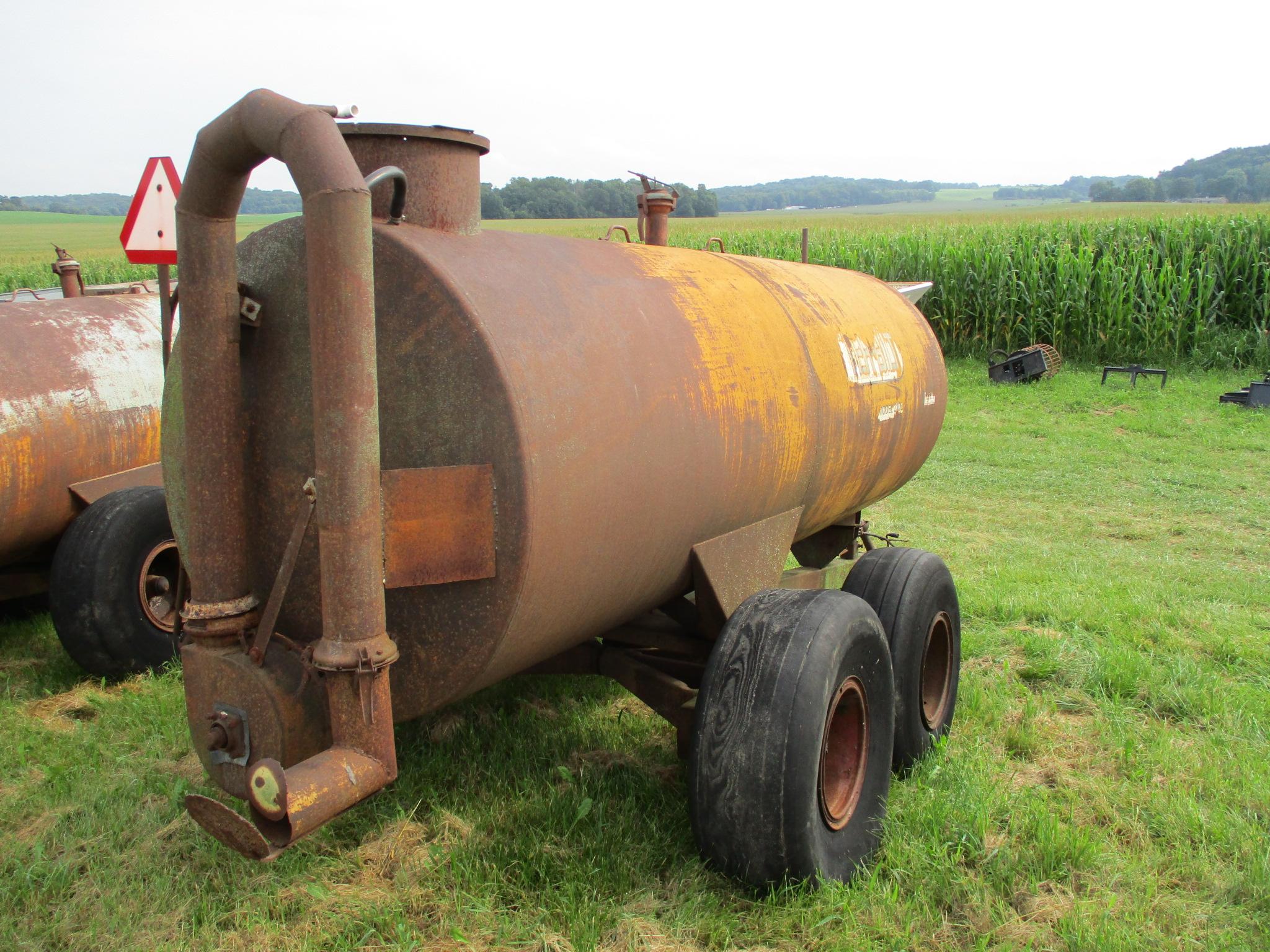 Better Bilt Model 2100 manure tank, tandem