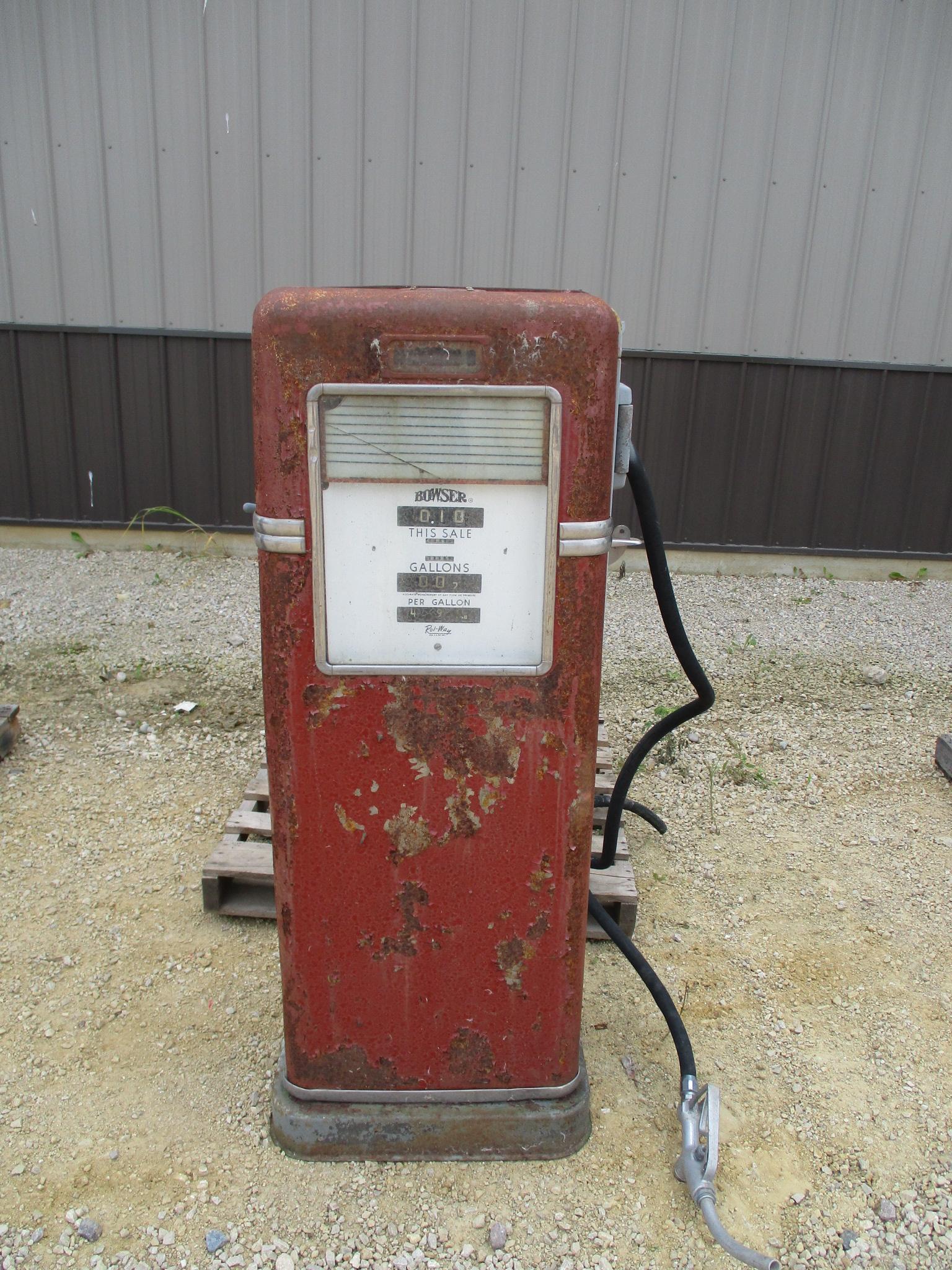 Browser Inc. gas pump figure #585, stock# 15L430, No# A835894