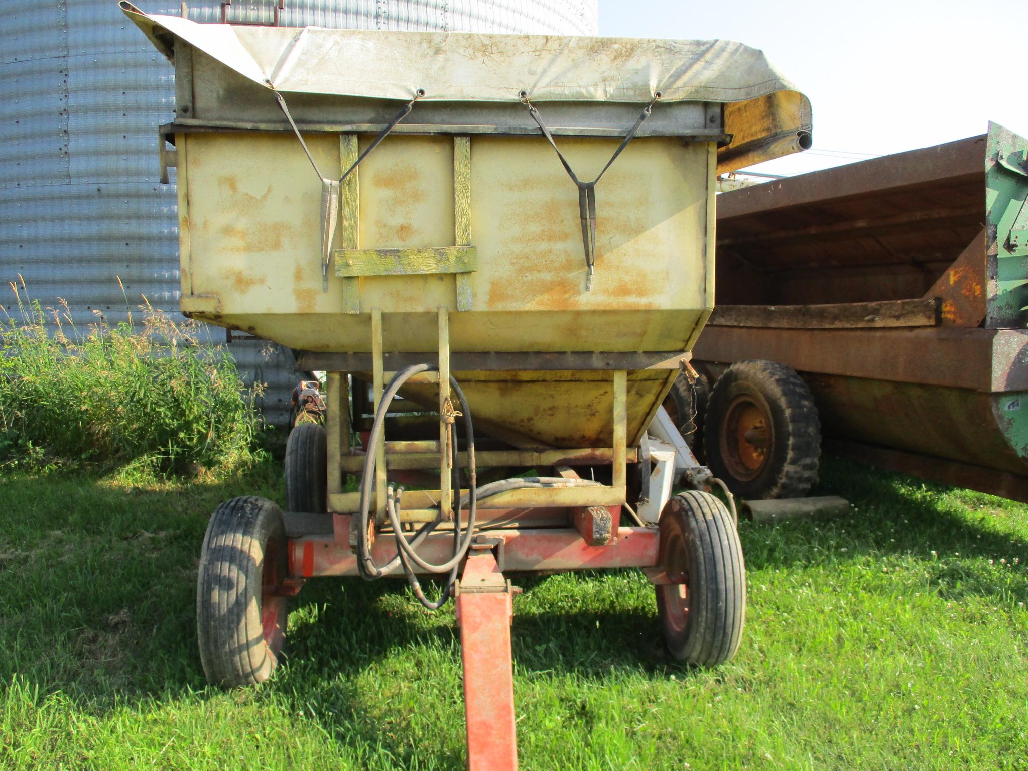 Gravity wagon w/hyd fert. auger & gear